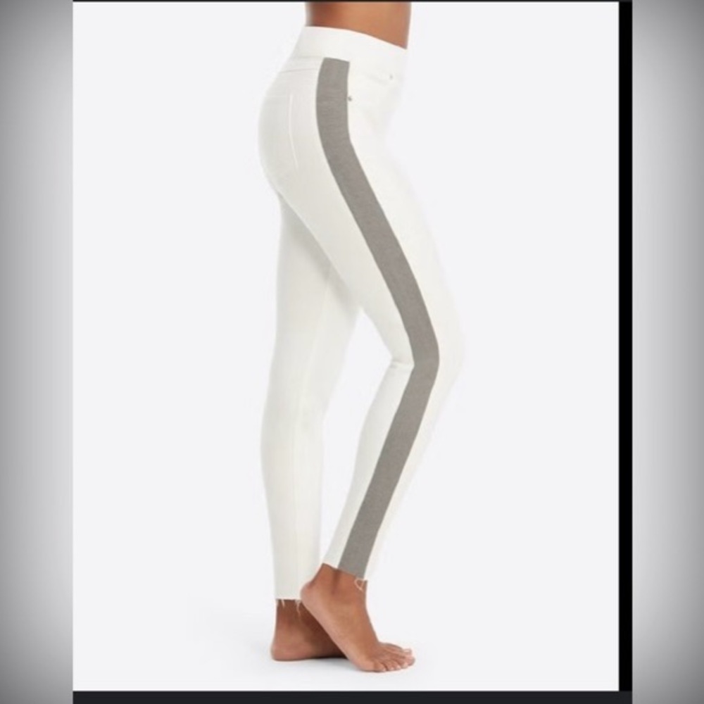 SpanxSHAPE white jegging size Medium   (size 6)